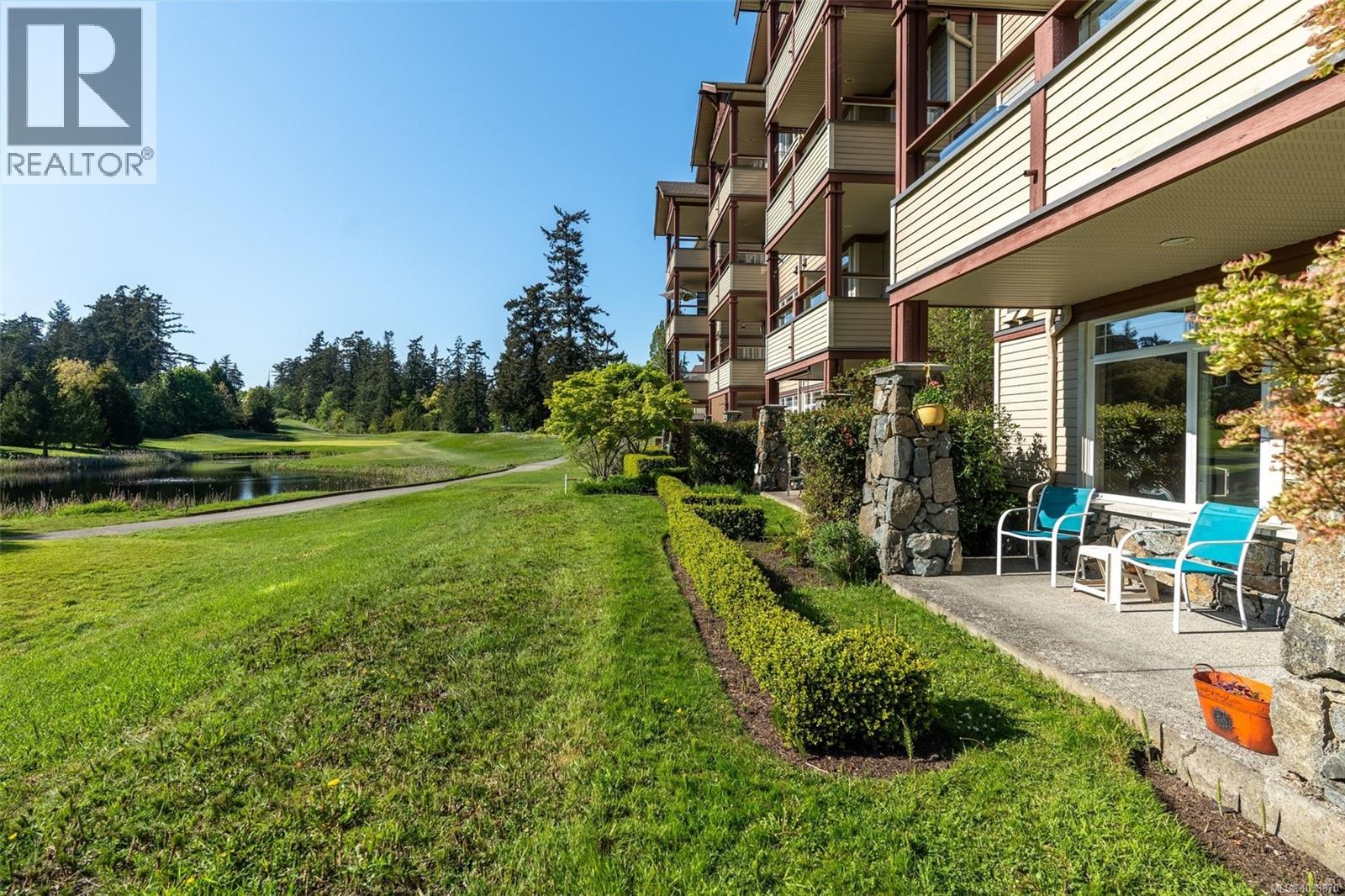 #102E 1115 CRAIGFLOWER Rd - 34