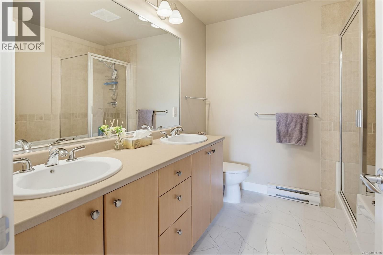 #102E 1115 CRAIGFLOWER Rd - 38
