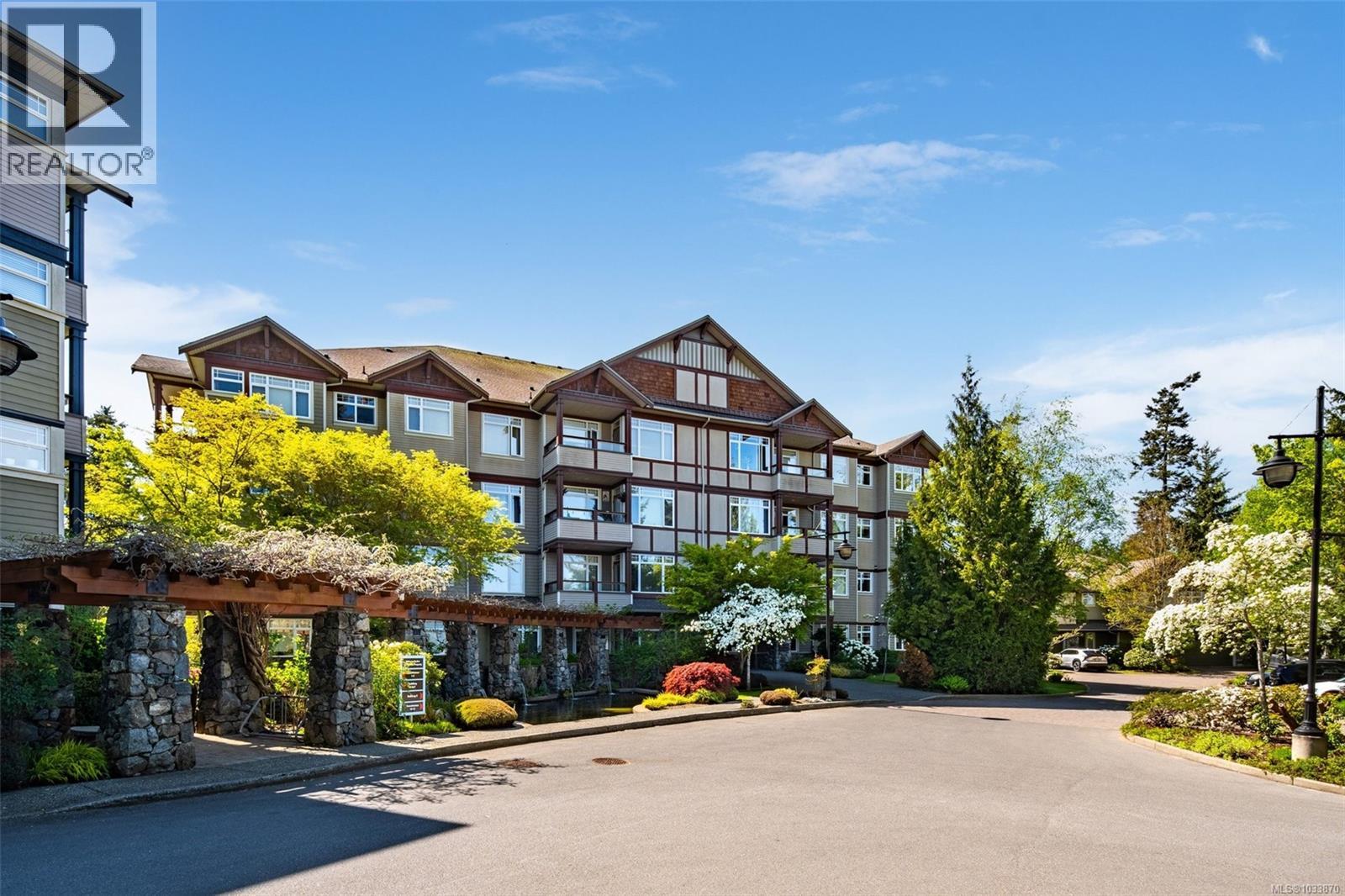 #102E 1115 CRAIGFLOWER Rd - 8