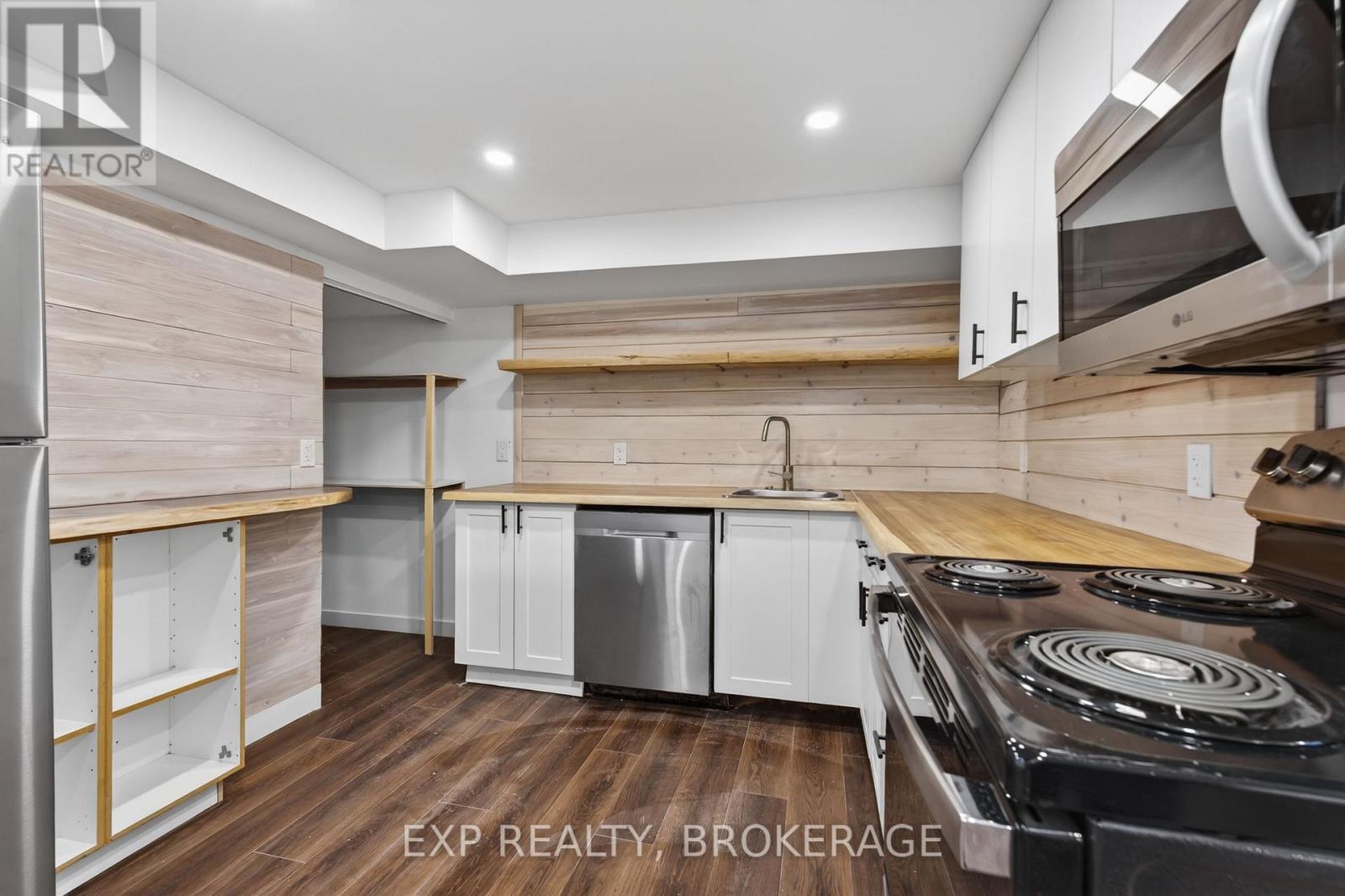 573 WHISTLER TERRACE - 27