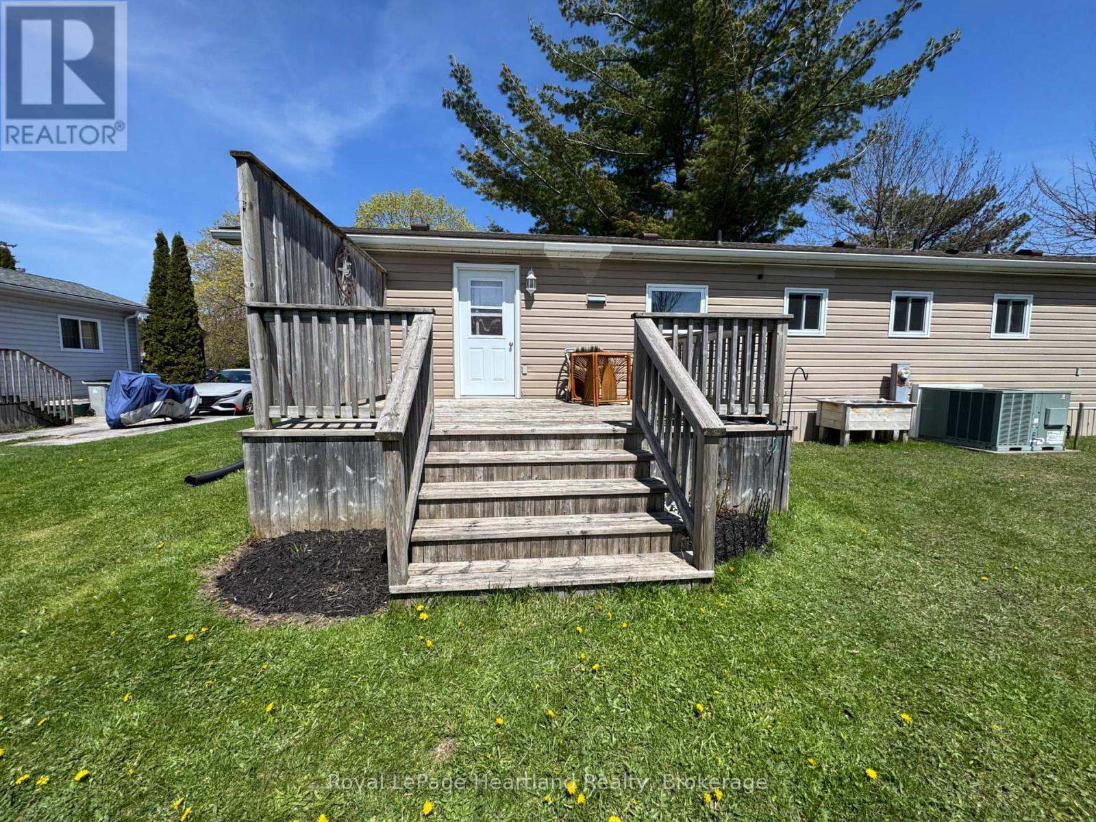 #36 39724 AMBERLEY ROAD - 12