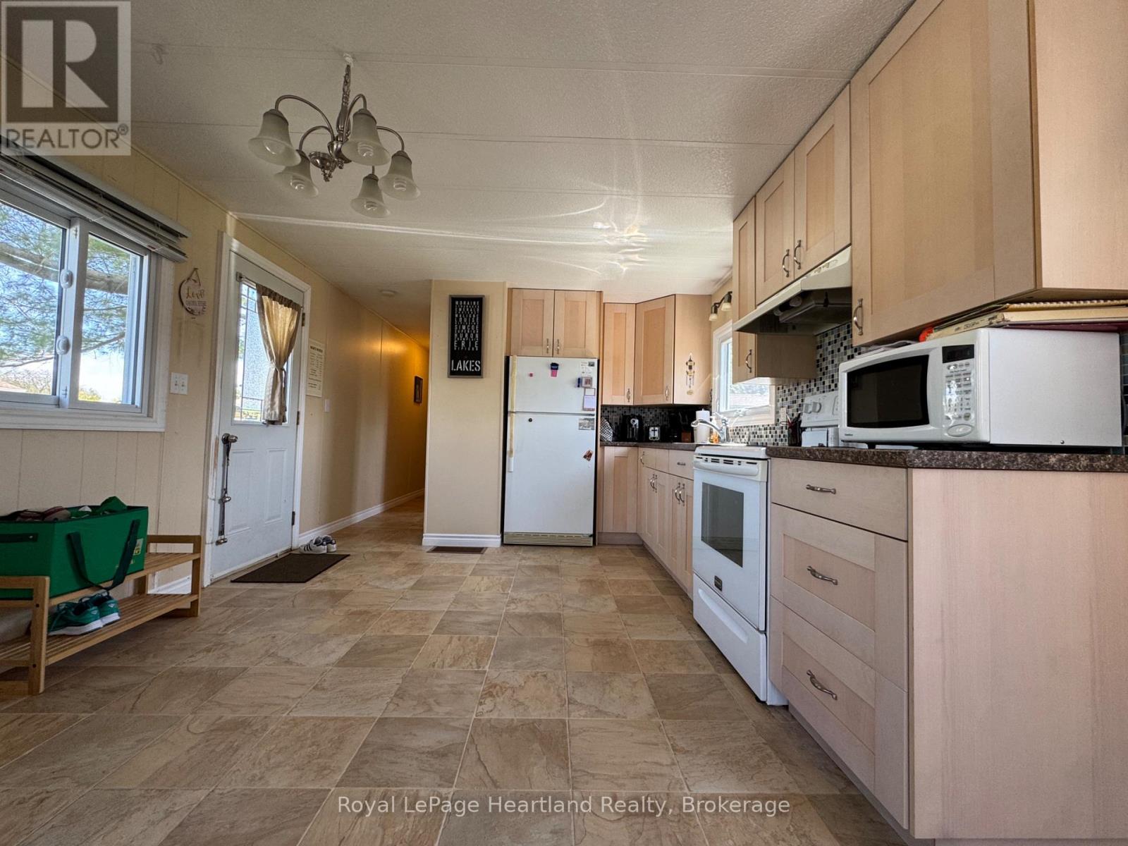 #36 39724 AMBERLEY ROAD - 2