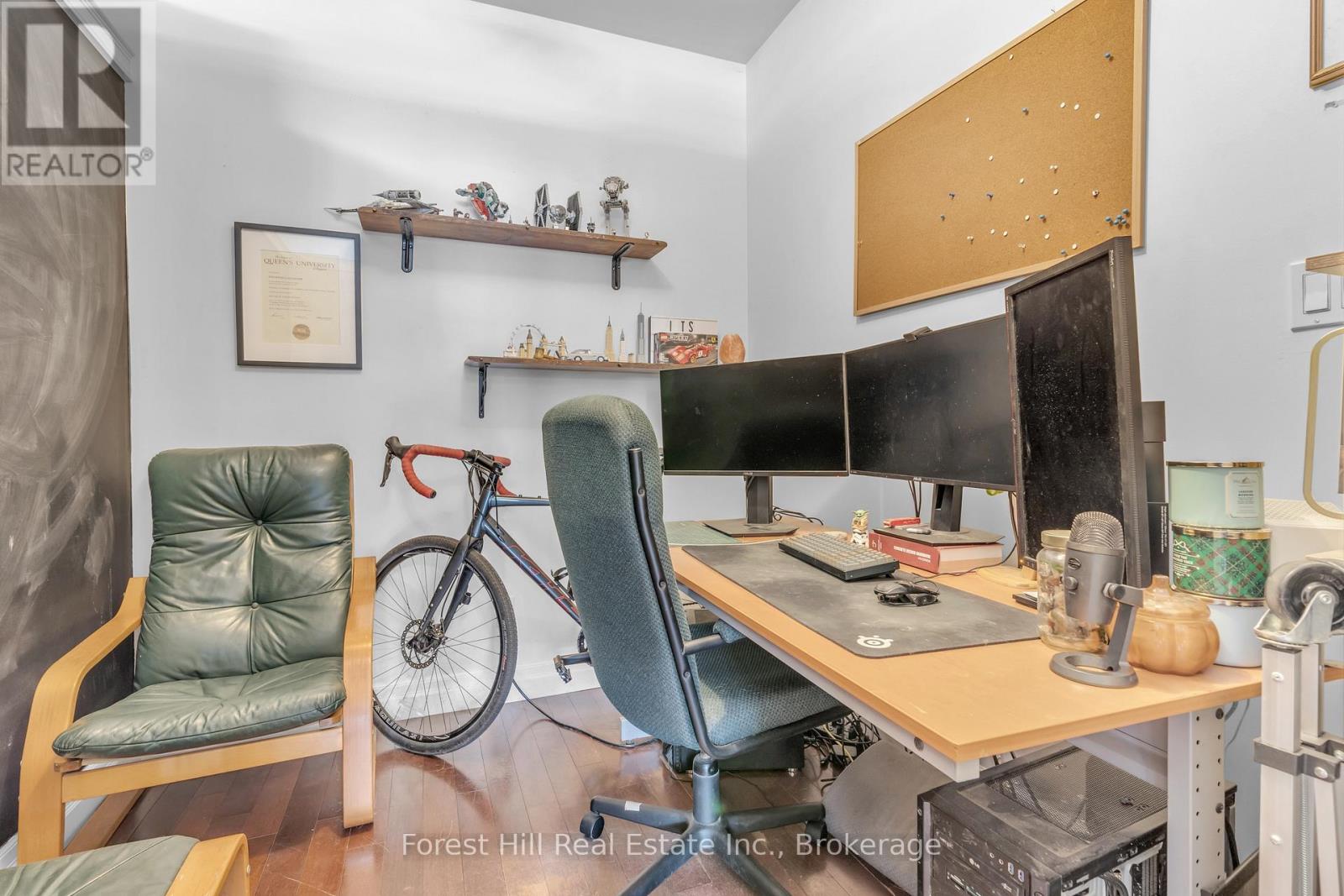 #104 555 KING STREET E - 17