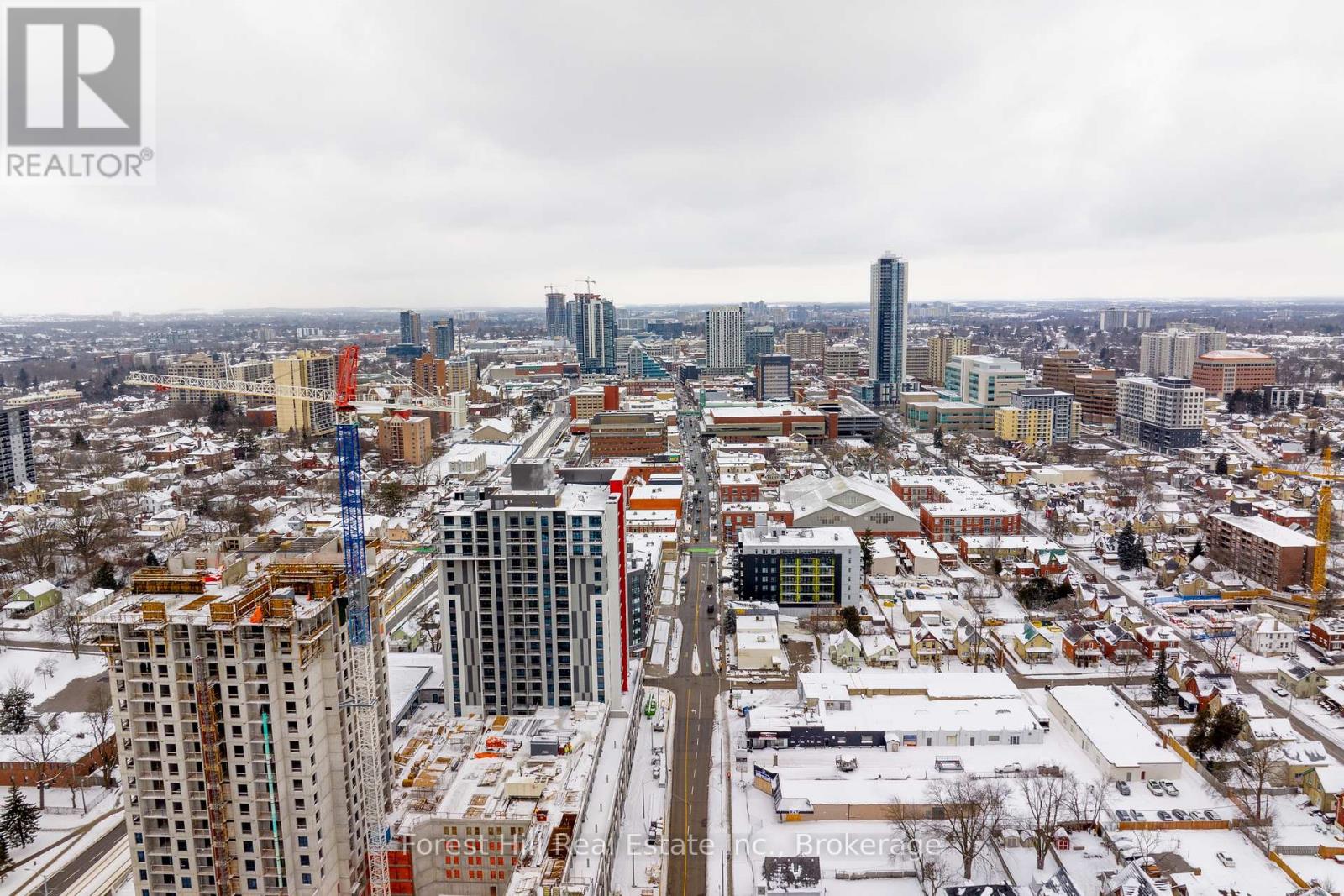 #104 555 KING STREET E - 21
