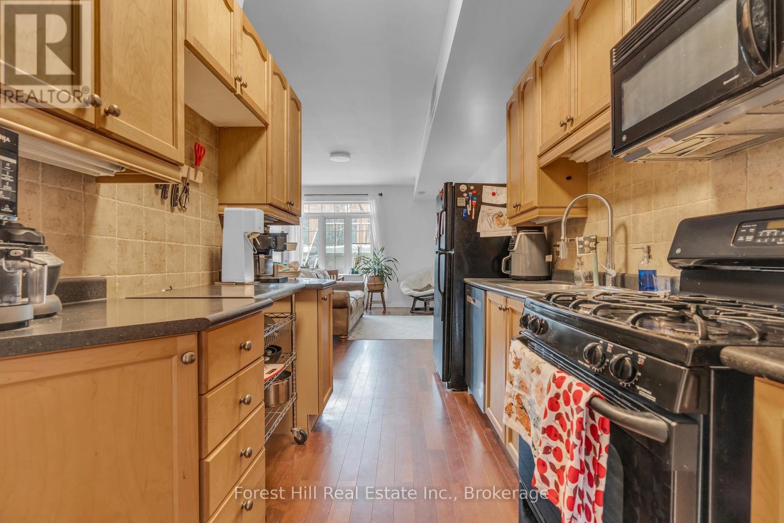 #104 555 KING STREET E - 7