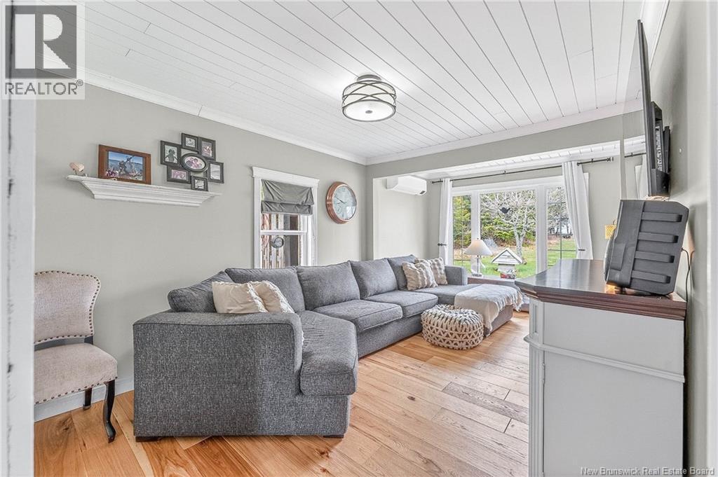 10 Stanley Oliver Road - 15
