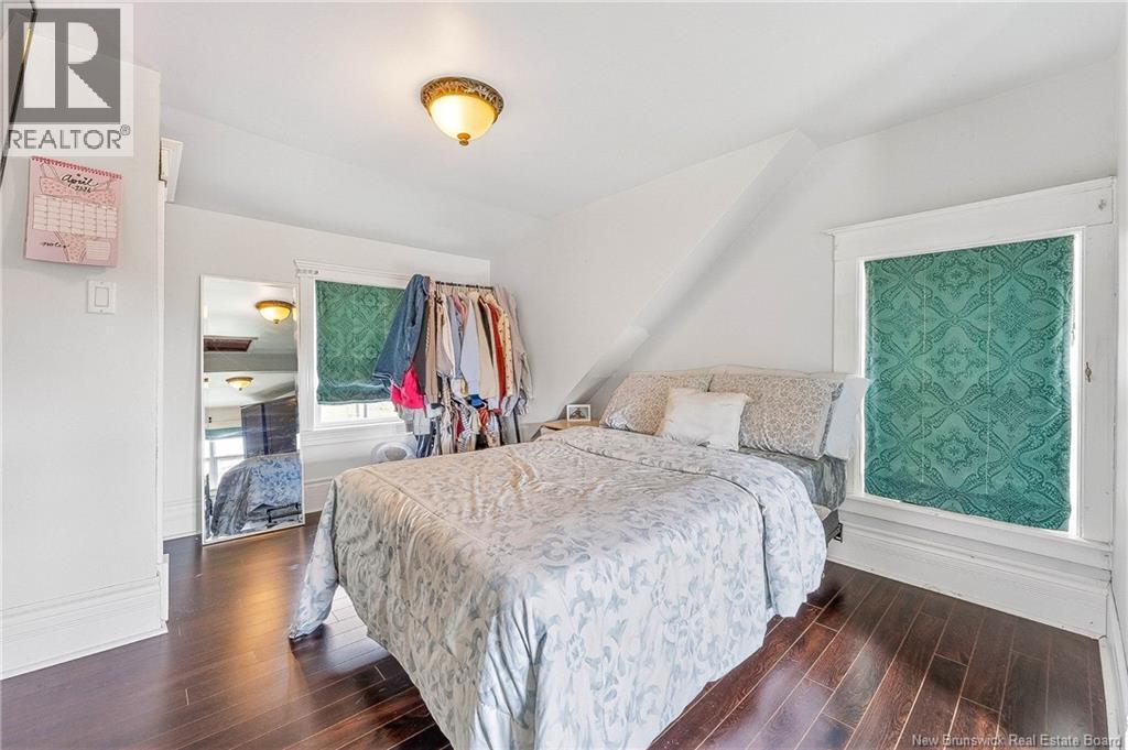 10 Stanley Oliver Road - 26
