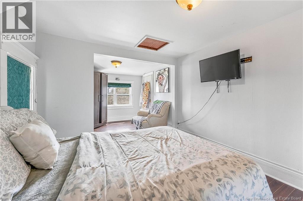 10 Stanley Oliver Road - 27