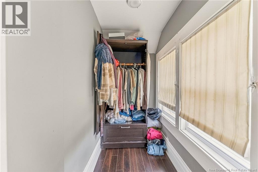 10 Stanley Oliver Road - 28