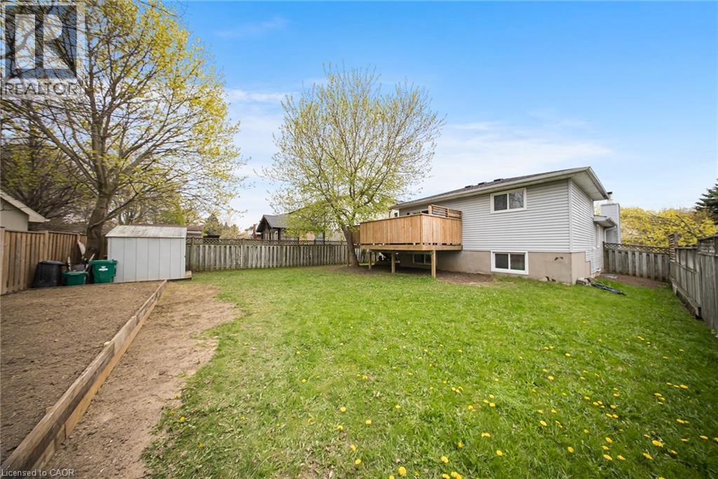276 BIEHN Drive, Kitchener, Ontario, N2R1B2 — Photo 10