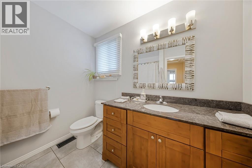 276 BIEHN Drive, Kitchener, Ontario, N2R1B2 — Photo 33