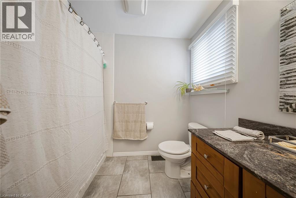 276 BIEHN Drive, Kitchener, Ontario, N2R1B2 — Photo 34