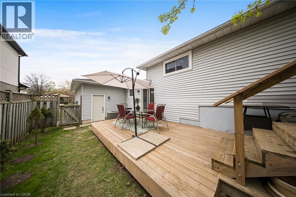 276 BIEHN Drive, Kitchener, Ontario, N2R1B2 — Photo 6