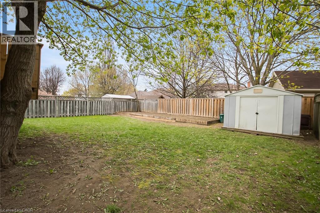 276 BIEHN Drive, Kitchener, Ontario, N2R1B2 — Photo 8
