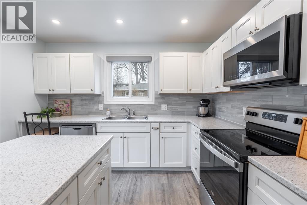 1644 Tyrie DRIVE, Sarnia, Ontario, N7V3P7 — Photo 10