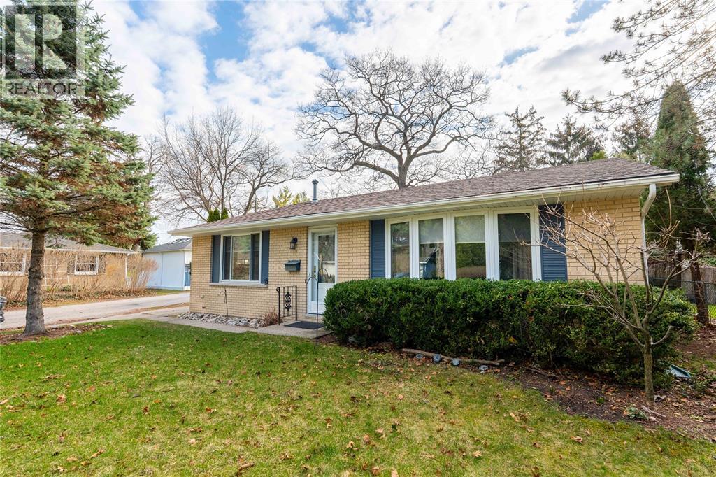 1644 Tyrie DRIVE, Sarnia, Ontario, N7V3P7 — Photo 2
