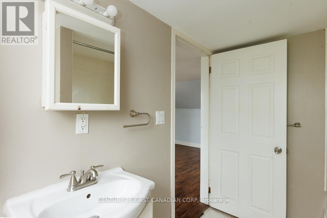 1185 ALBANY STREET - 25