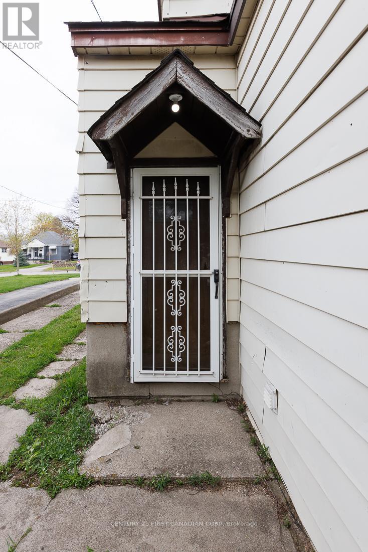 1185 ALBANY STREET - 39