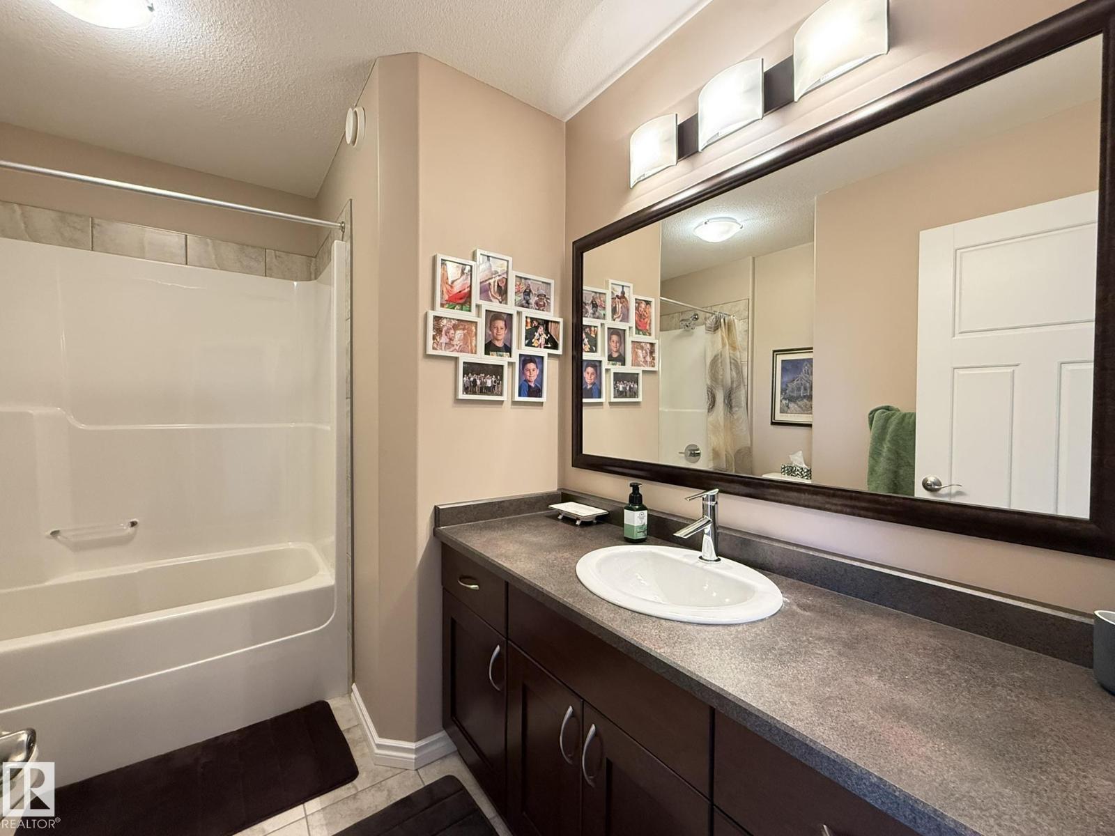 43 SELKIRK PL, Leduc