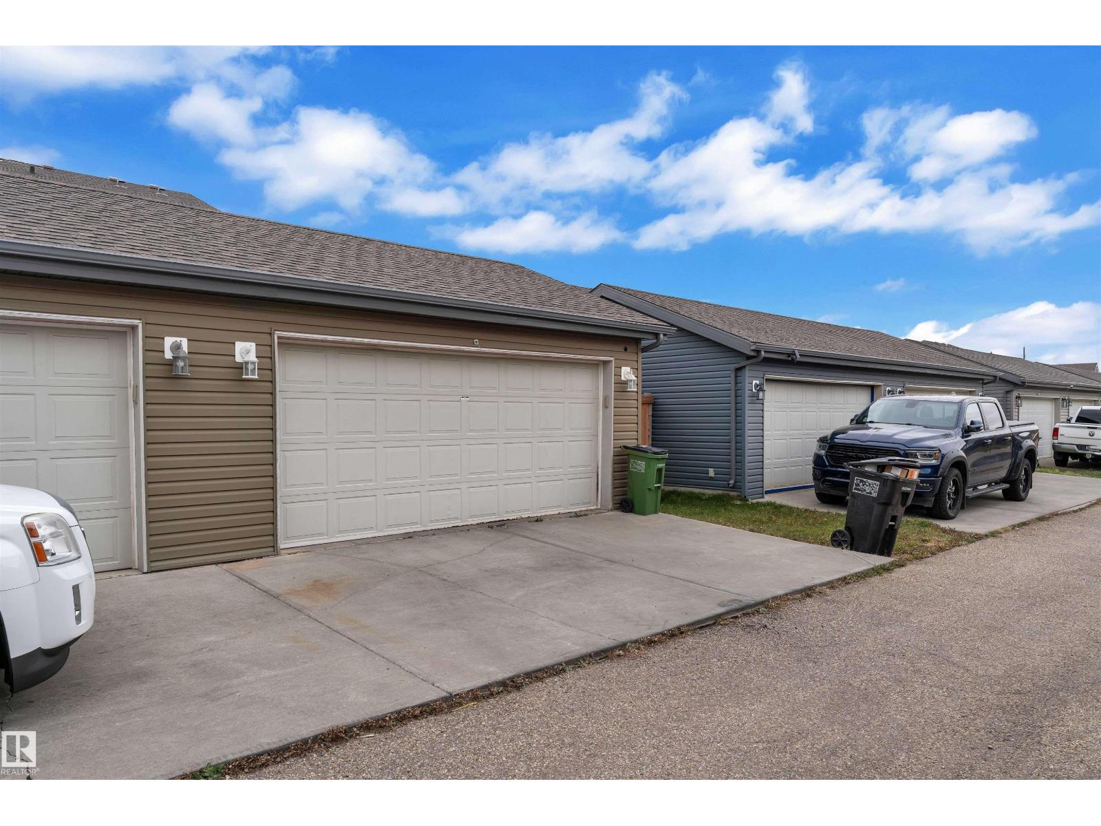 2004 32 ST NW, Edmonton