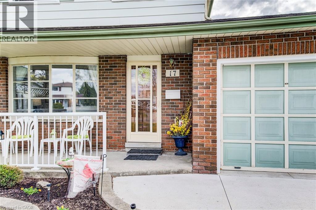 17 FOREST GLEN Court, Kitchener, Ontario, N2N1E1 — Photo 4