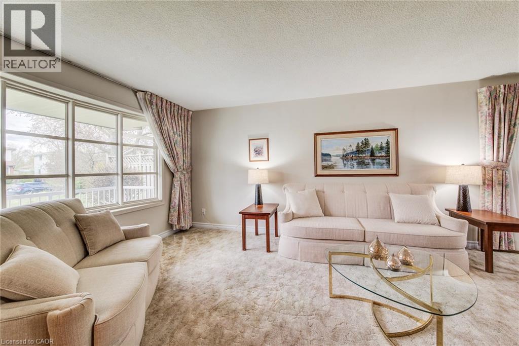 17 FOREST GLEN Court, Kitchener, Ontario, N2N1E1 — Photo 8