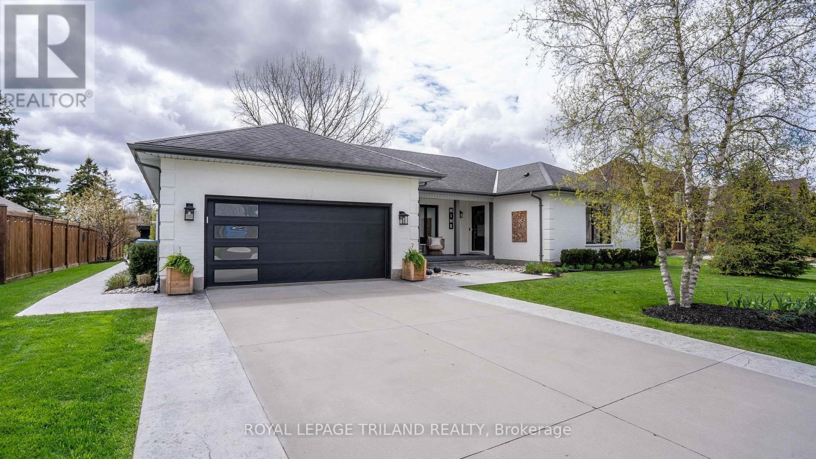 9 HERITAGE PLACE - Image 2