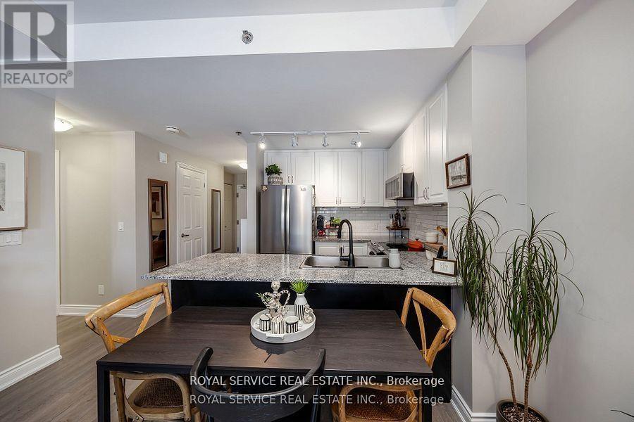 #220 21 BROOKHOUSE DRIVE - 14