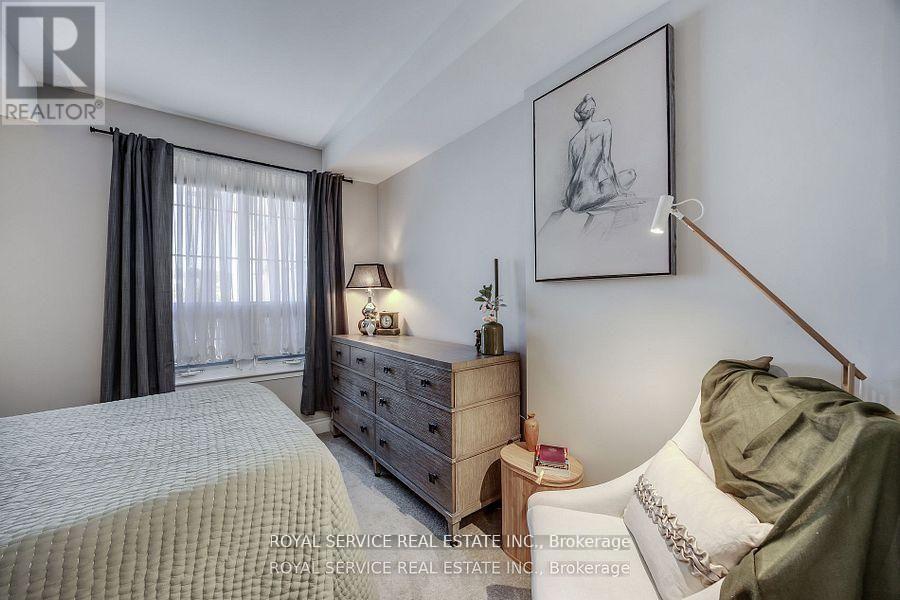 #220 21 BROOKHOUSE DRIVE - 23