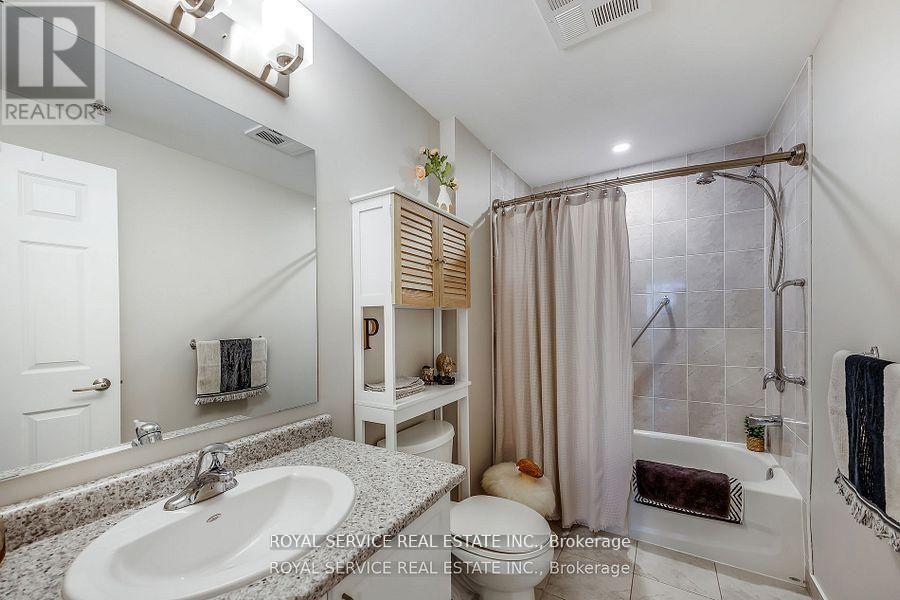 #220 21 BROOKHOUSE DRIVE - 27