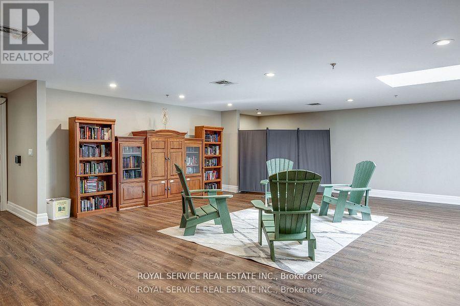 #220 21 BROOKHOUSE DRIVE - 31