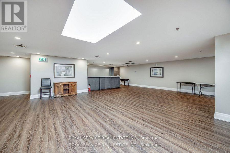 #220 21 BROOKHOUSE DRIVE - 32