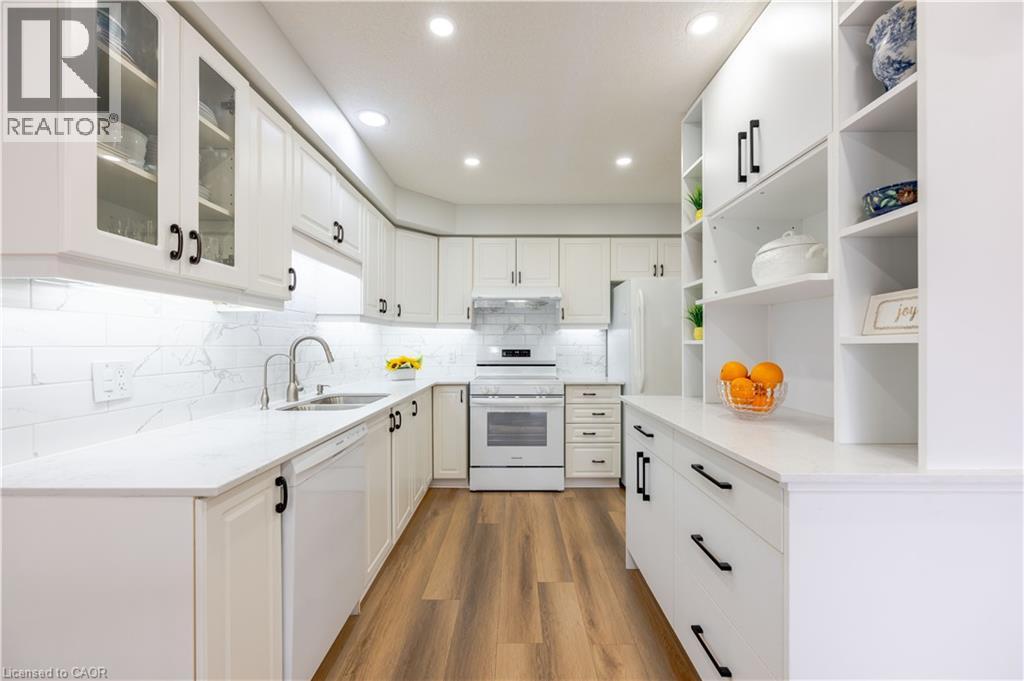 185 HIGHLAND Crescent Unit# 2, Kitchener, Ontario, N2M5P8 — Photo 14