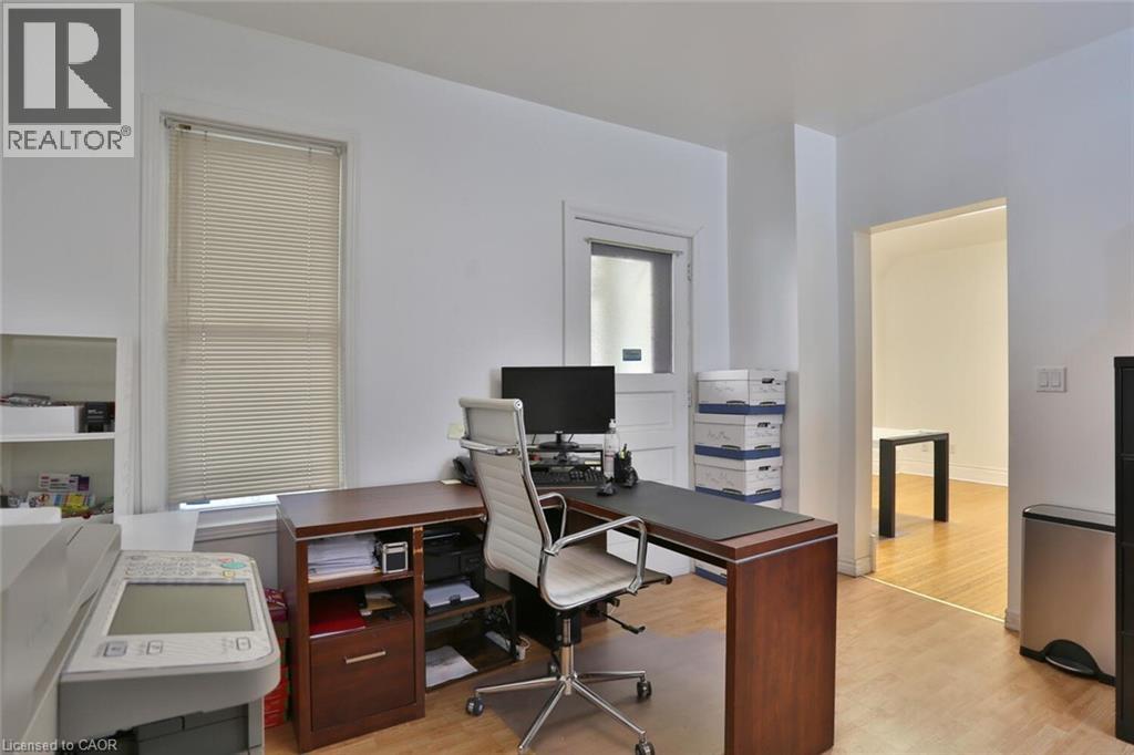 127 DUKE Street E, Kitchener, Ontario, N2H1A6 — Photo 17