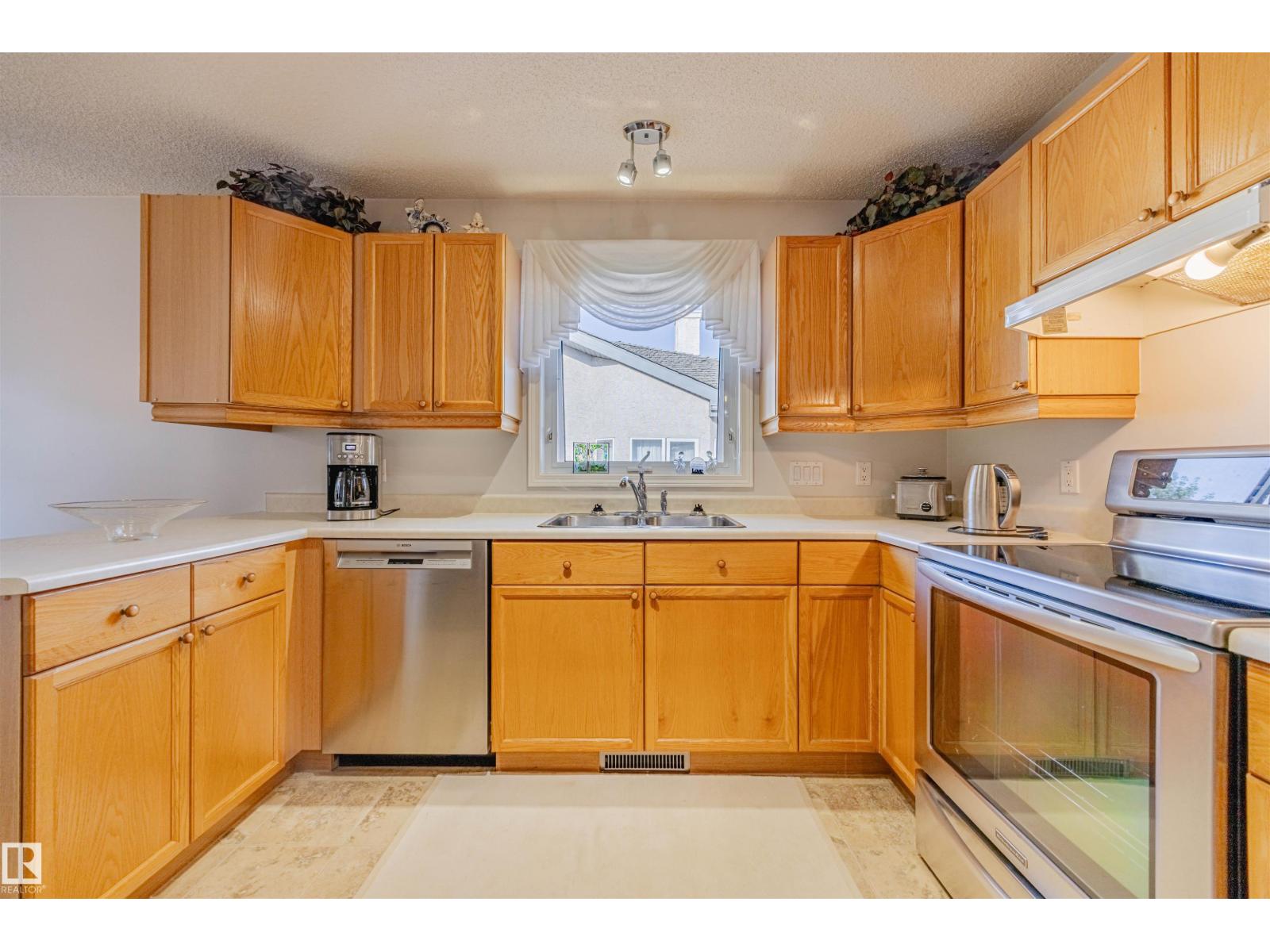 #128 215 BLACKBURN EAST DR SW, Edmonton