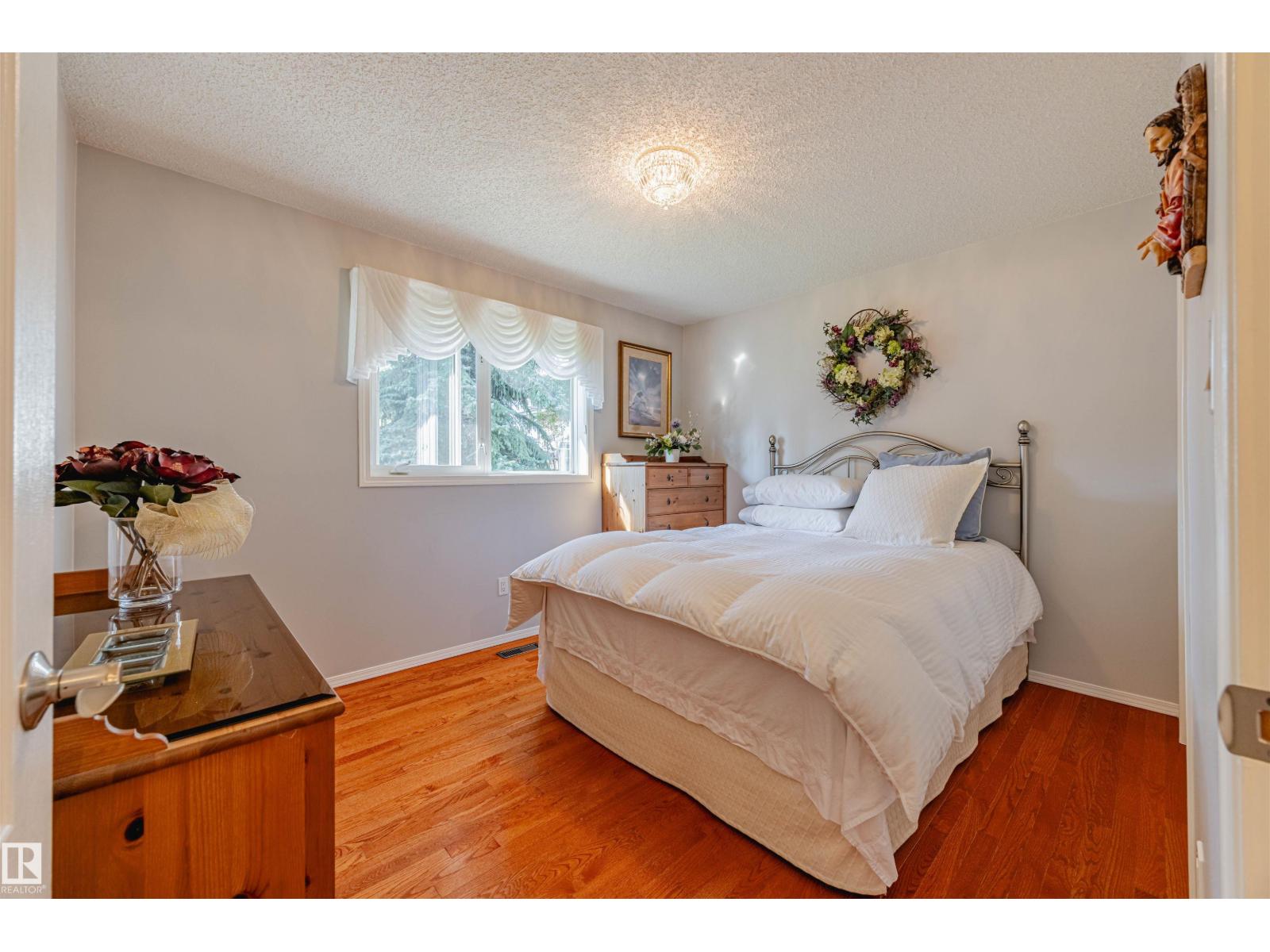 #128 215 BLACKBURN EAST DR SW, Edmonton