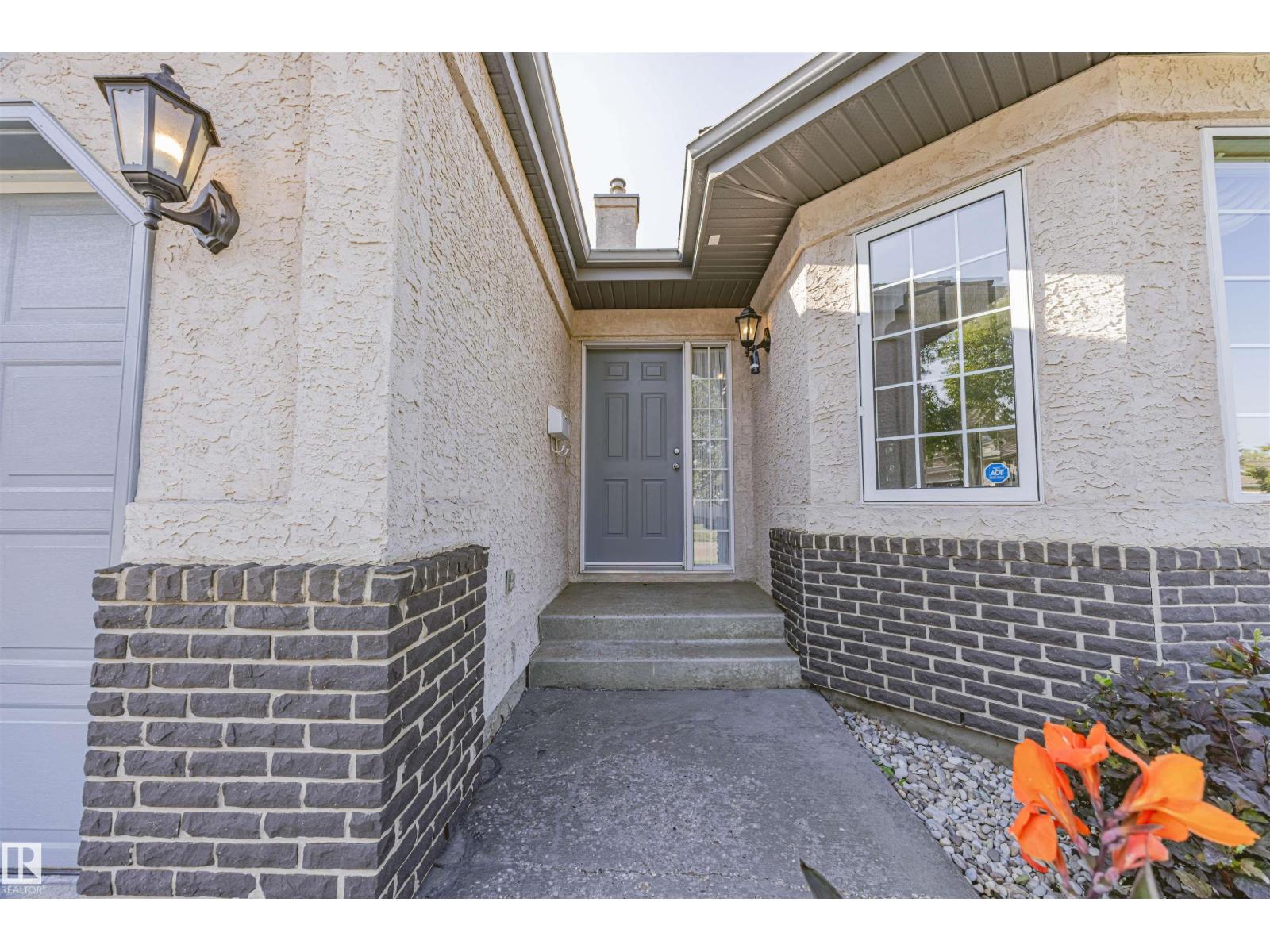 #128 215 BLACKBURN EAST DR SW, Edmonton