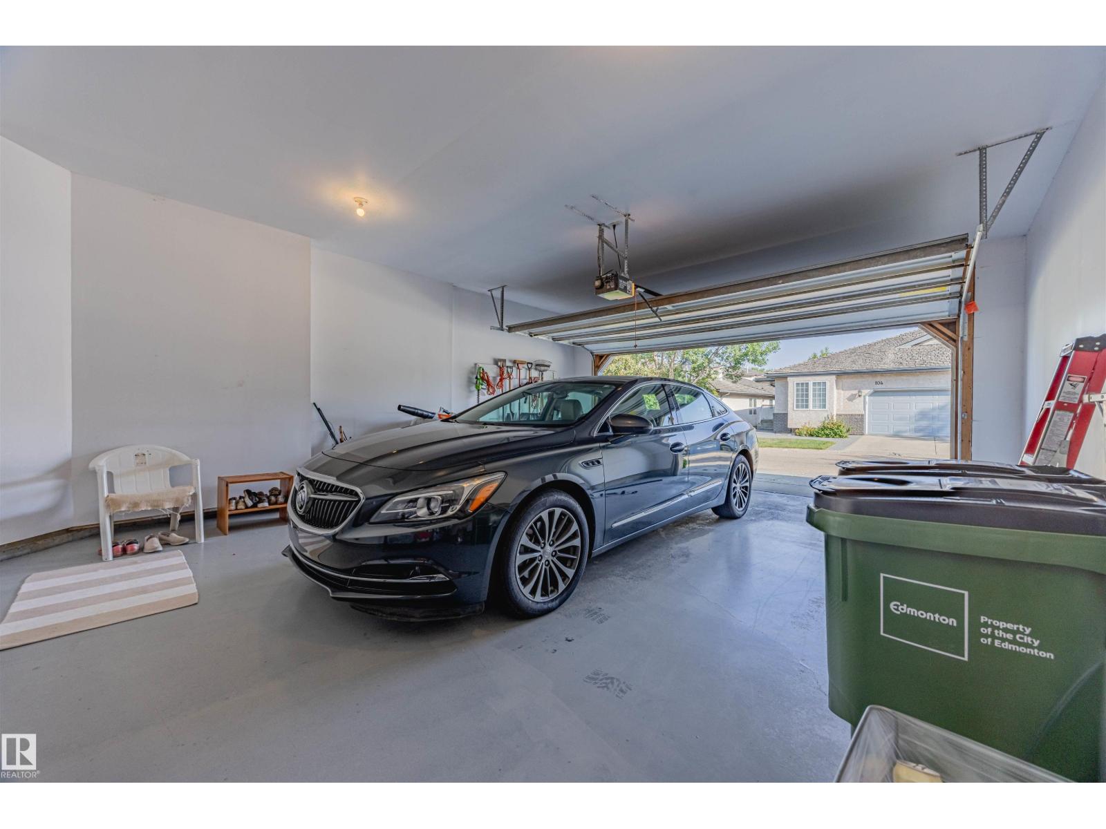 #128 215 BLACKBURN EAST DR SW, Edmonton