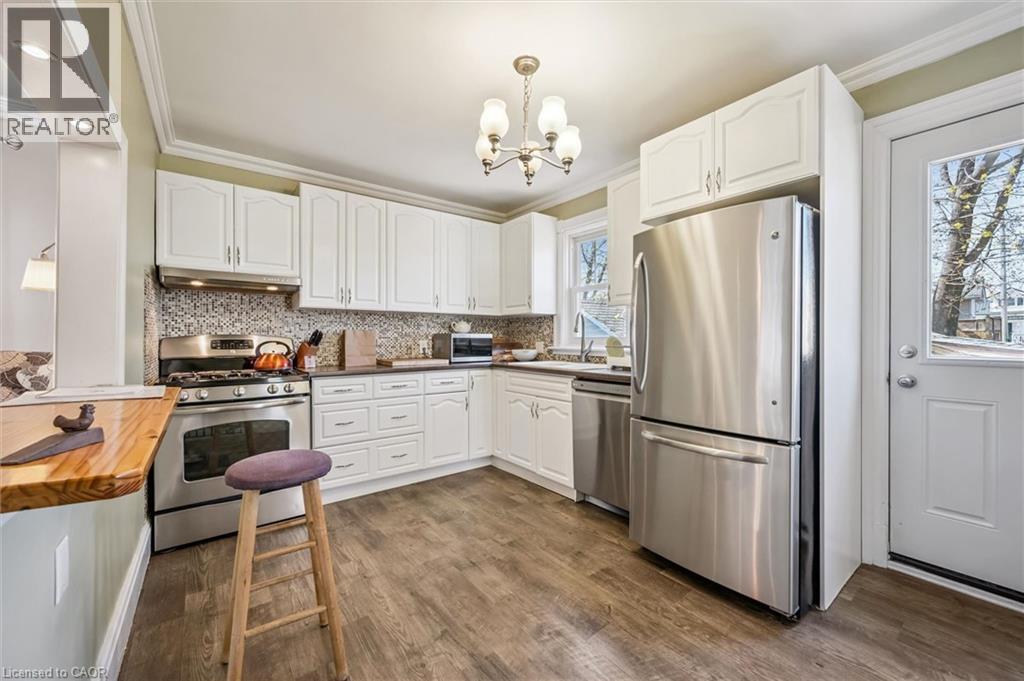 15 WATERSIDE Avenue - 8