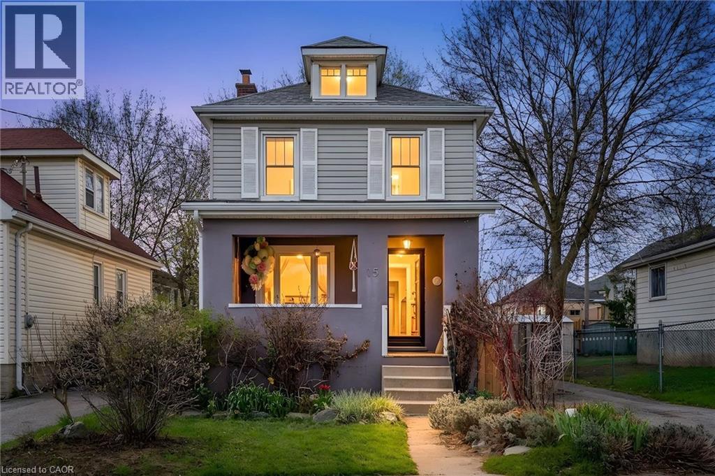 15 WATERSIDE Avenue - 1