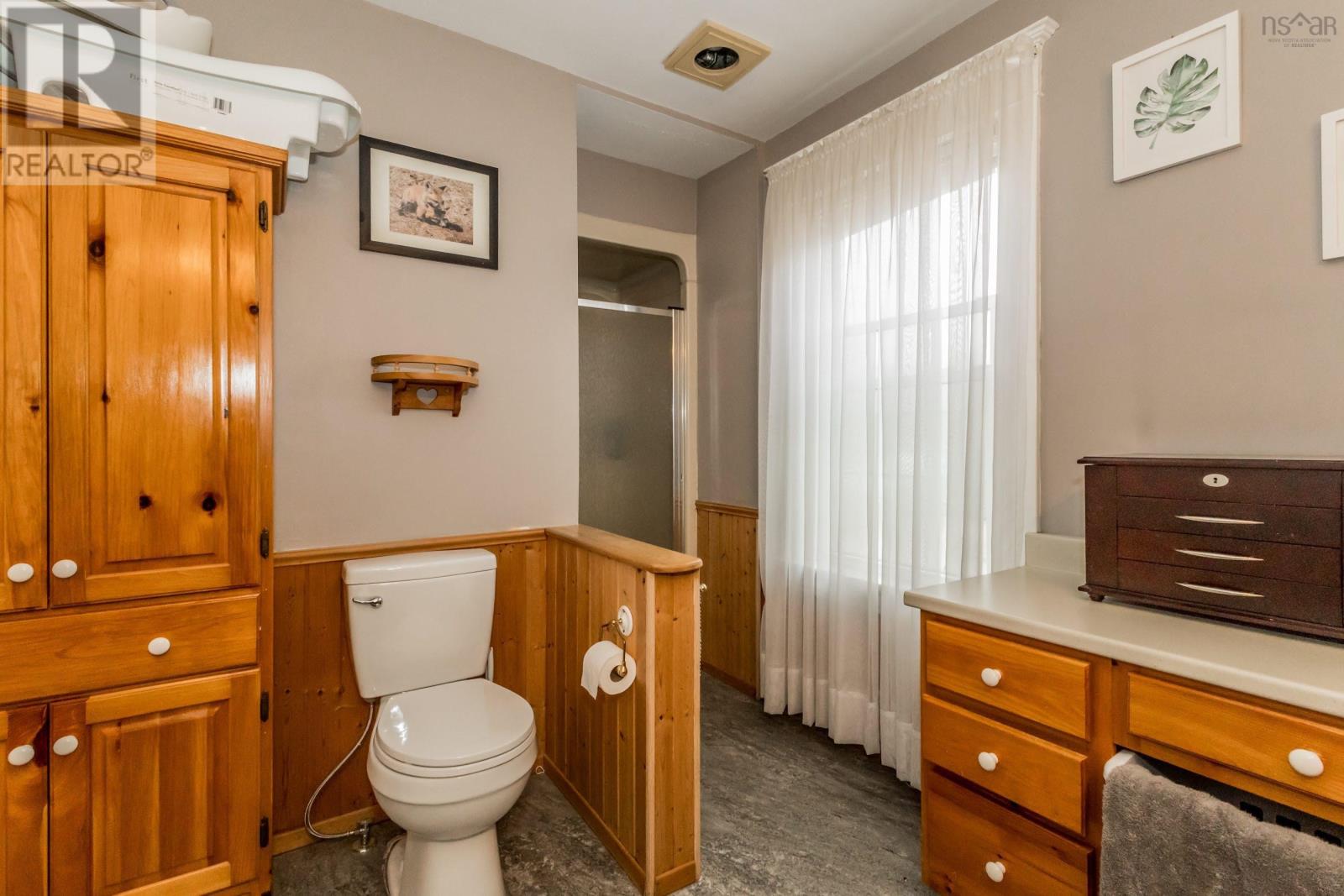Property 31 of 50 of 804 Windermere Road