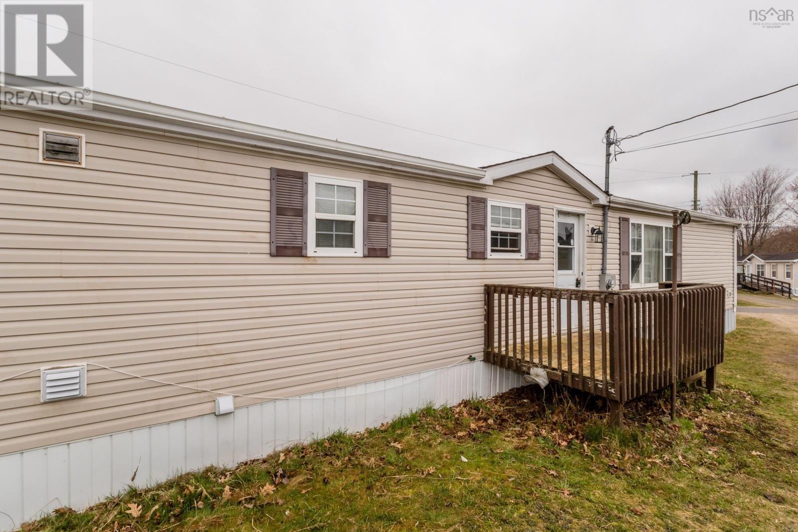 Property 25 of 31 of 44 Douglas Avenue