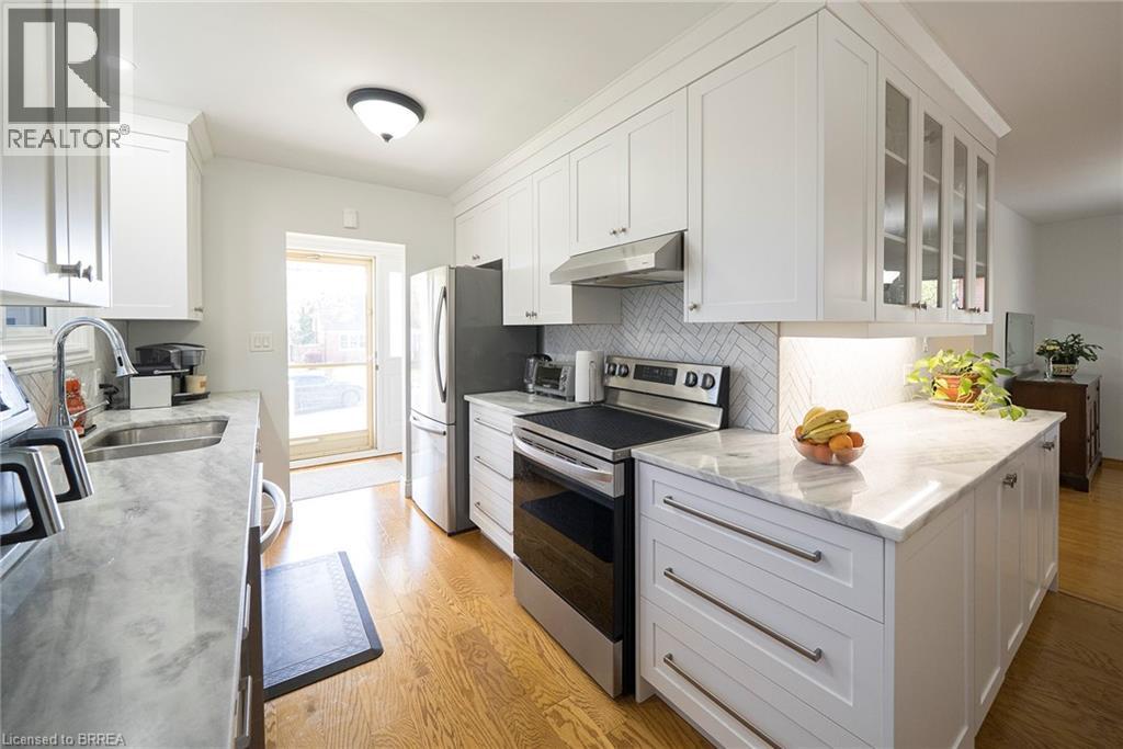 176 KIMBERLY Drive, Hamilton, Ontario, L8K4L1 — Photo 4