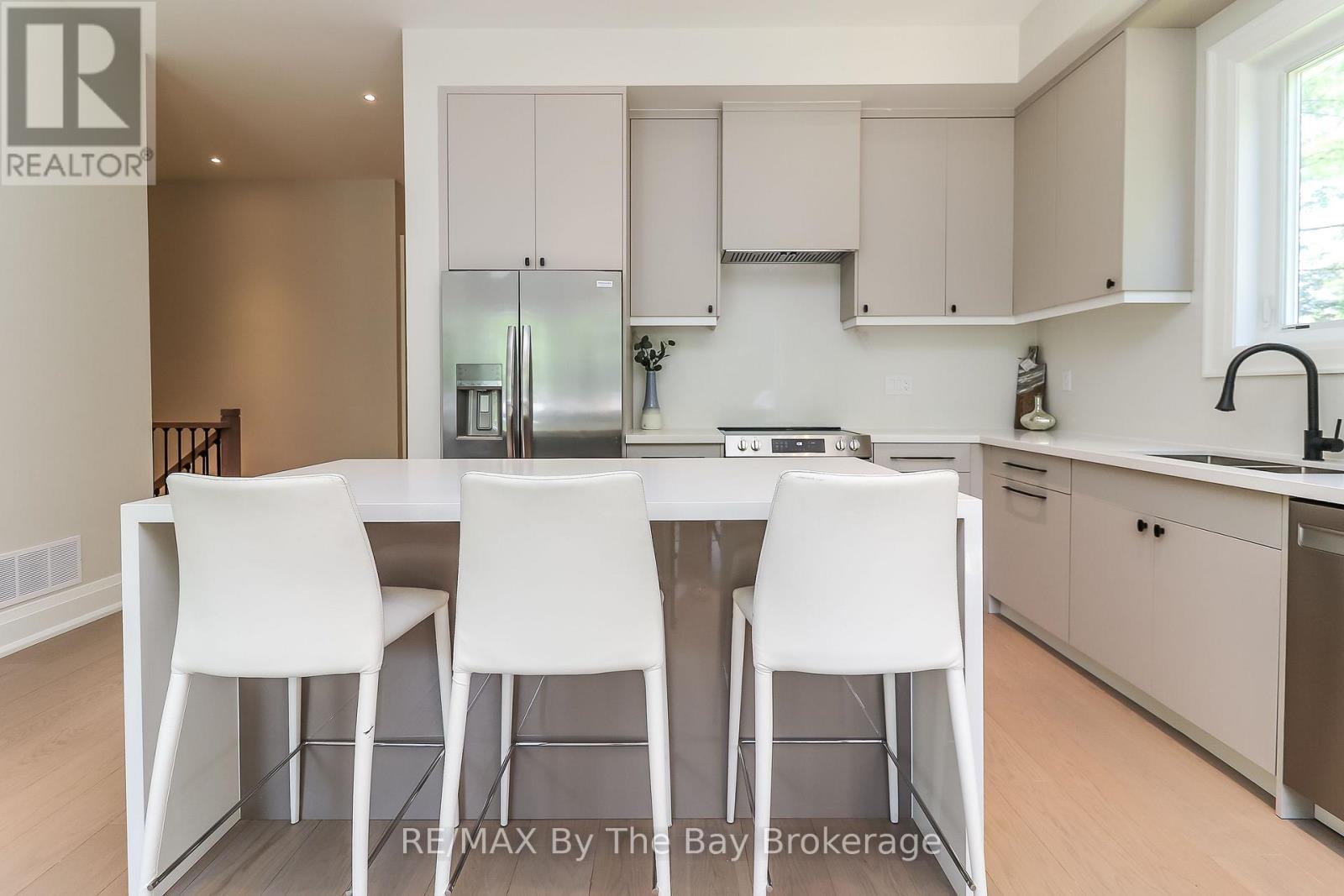 35 48TH STREET N - 22