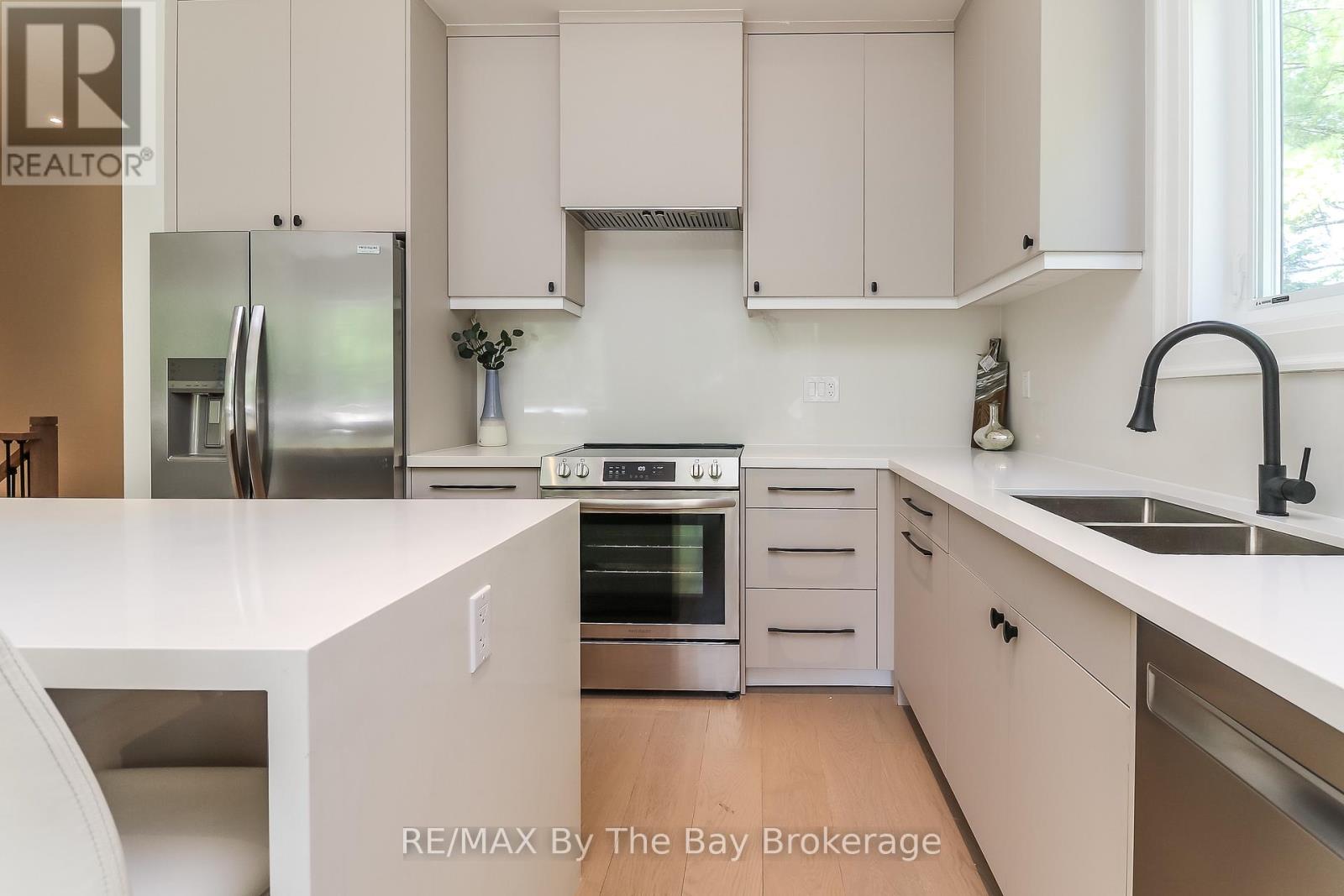 35 48TH STREET N - 23