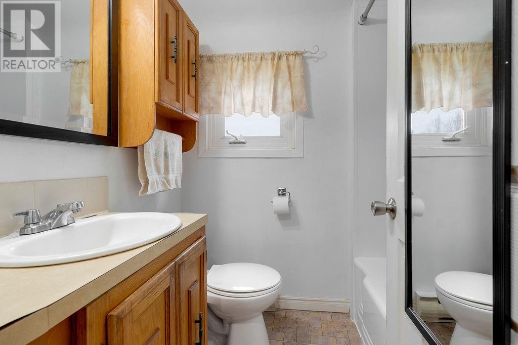 102 Whitney Ave - 10