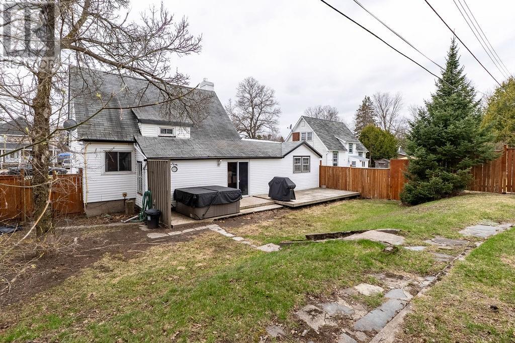 102 Whitney Ave - 23