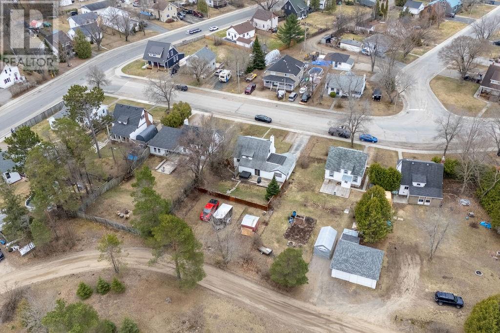 102 Whitney Ave - 31
