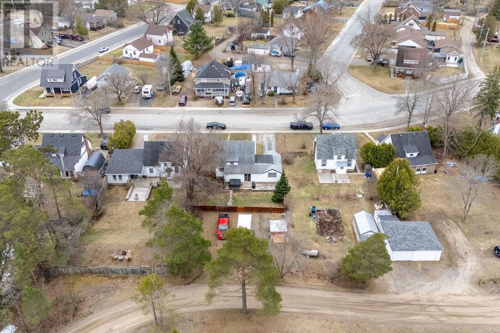 102 Whitney Ave - 32