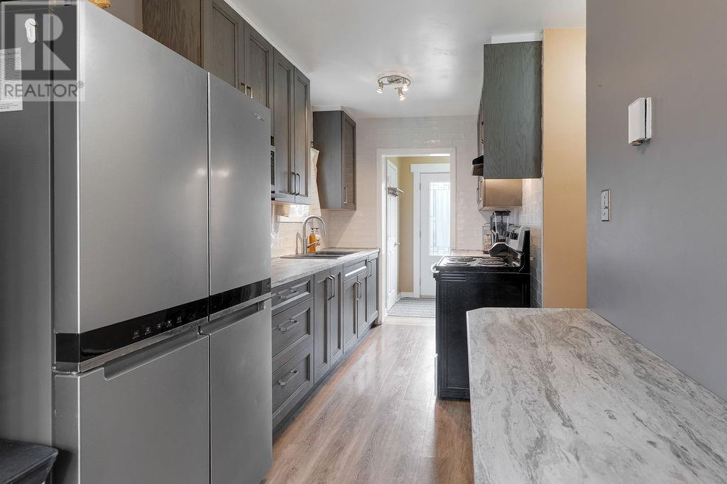 102 Whitney Ave - 4